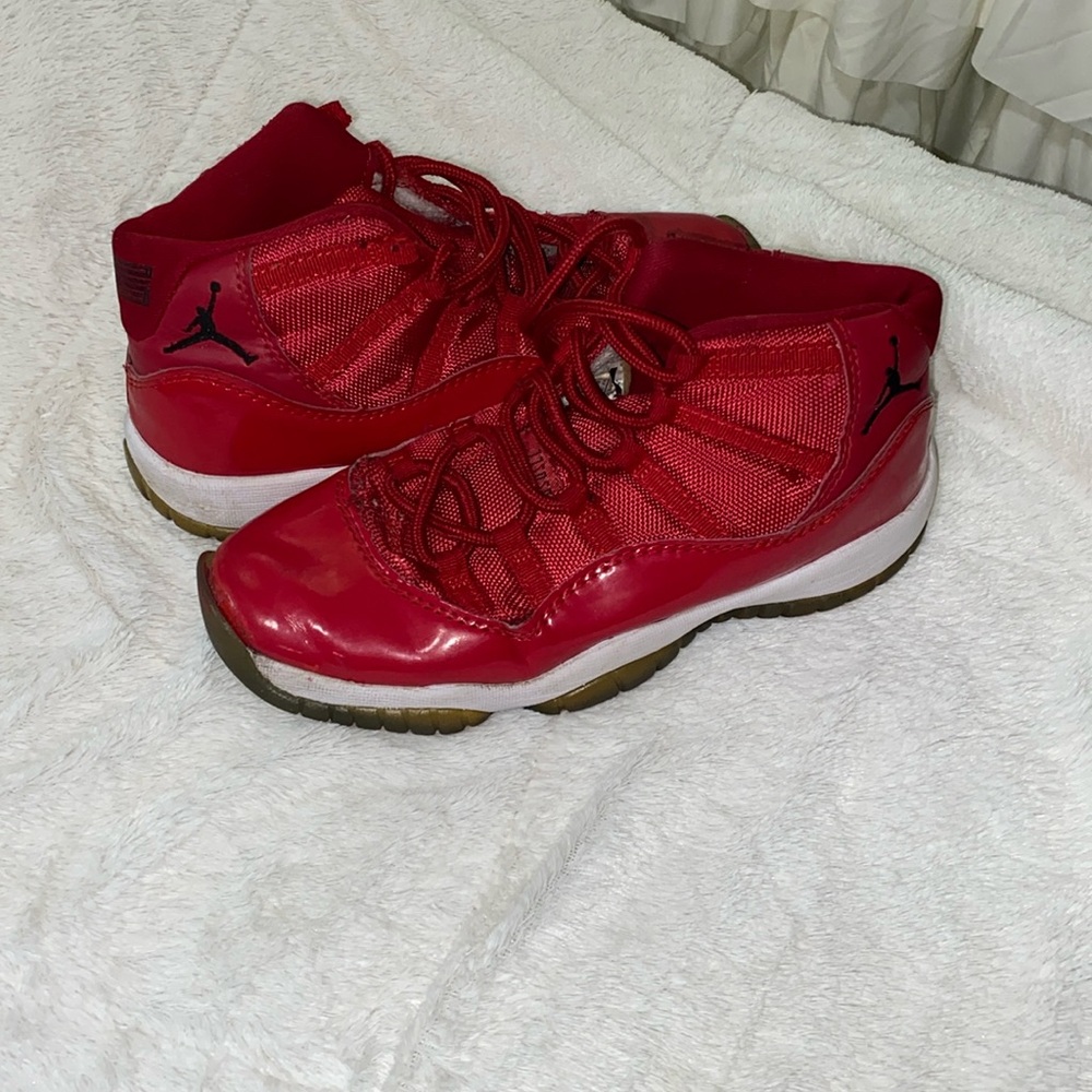 red air jordan 11, retro high OG women’s size 8.5